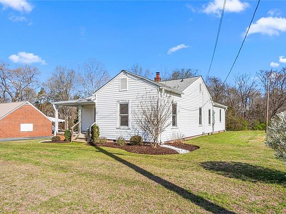 3rd image of 2221 Gerringer Mill Rd