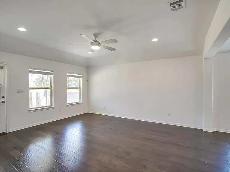 105 Meadow Wood Cv — Photo 14
