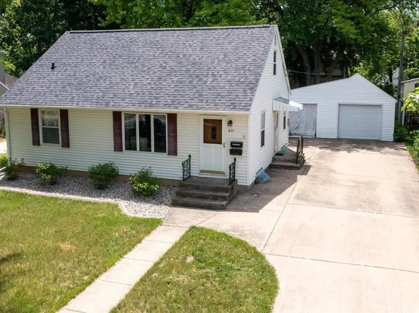 651 Winnebago Hts, Neenah, WI 54956