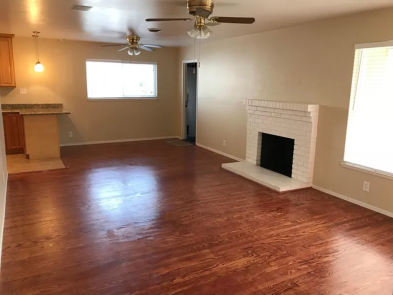 1225 Marlin Pl — Photo 3