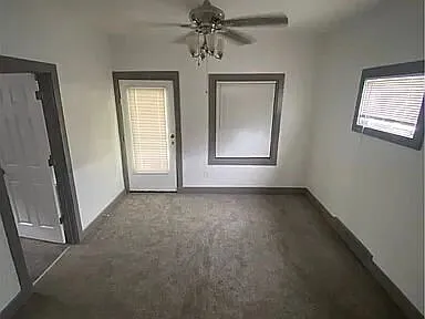 Down Duplex Unit with Fridge, Stove, and Off-Street Parking in Cleveland — Photo 3