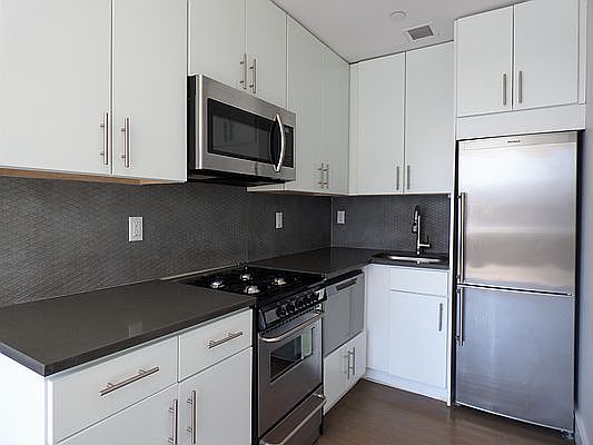 5th image of 155 Meserole St #4O