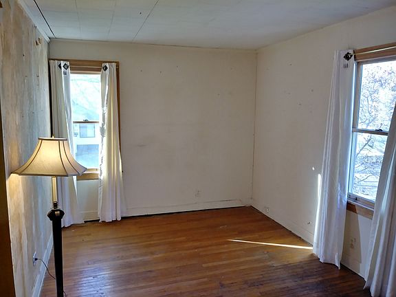 5th image of 1903 S 21st Ave