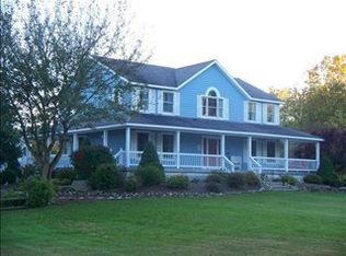 13382 Woodland Trl, Fenton, MI 48430