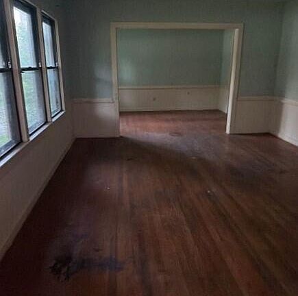 3rd image of 109 Bailey Ave