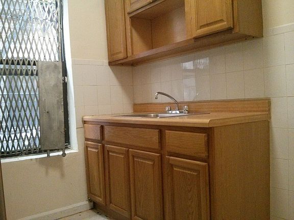 2nd image of 121 Sherman Ave APT 4