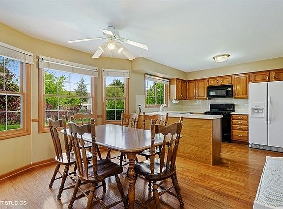 4th image of 1192 Stratford Ln