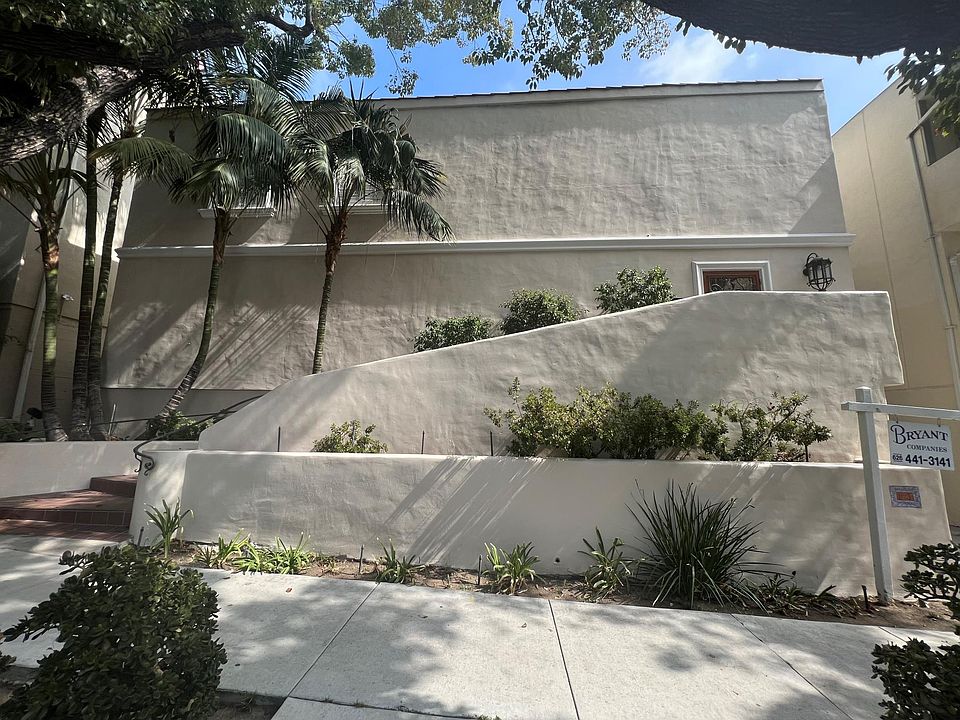 1st image of 1120 N Flores St #3