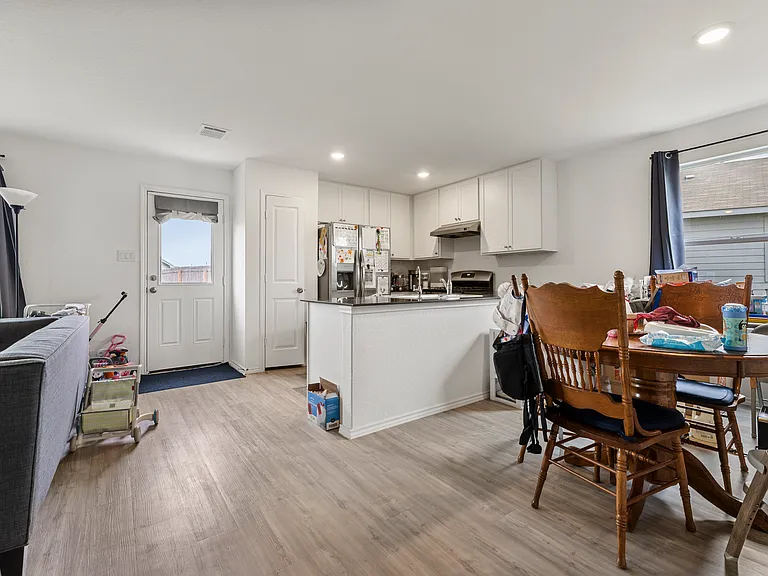 726 Tulsa Trl — Photo 9