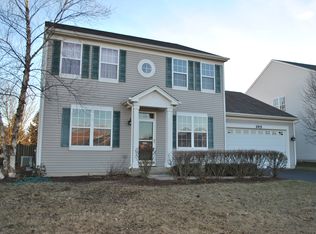 2915 Hillsboro Blvd, Aurora, IL 60503