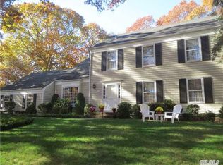 8 Long Bow, Wading River, NY 11792