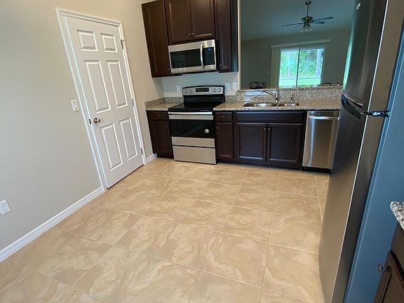 5th image of 63 Parkview Dr