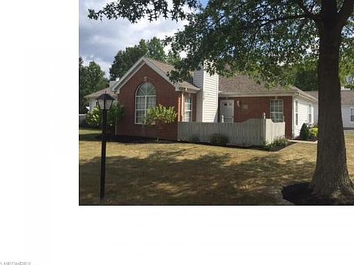 1st image of 31 Stratford Grn #4