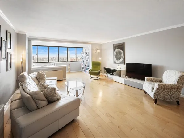 8 Whittier Pl APT 16B, Boston, MA 02114