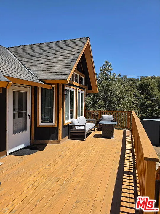 2 bed, 2.0 bath, 972 sqft, $1,899 — Photo 3