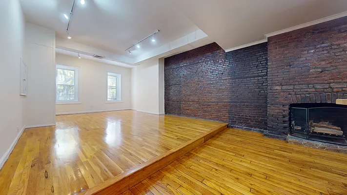 Rented by Bond New York | media 5