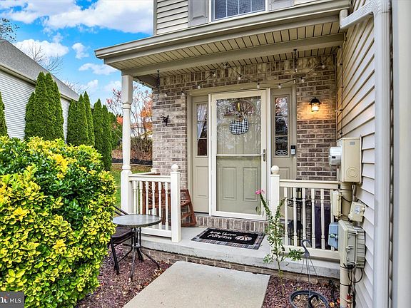 2nd image of 39 Keefer Way