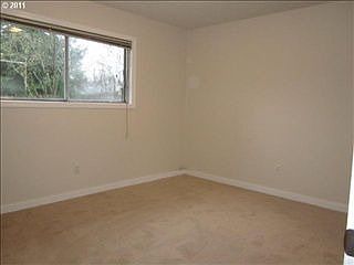 5th image of 10307 NE 75th Pl