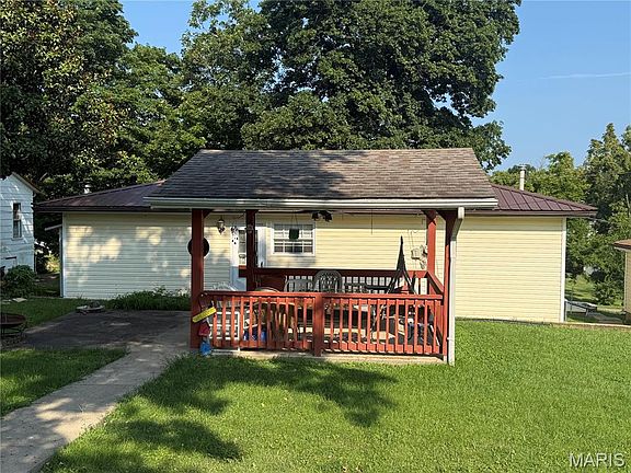 4th image of 222 Low St