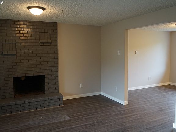 3rd image of 1312 S Parkway Ave