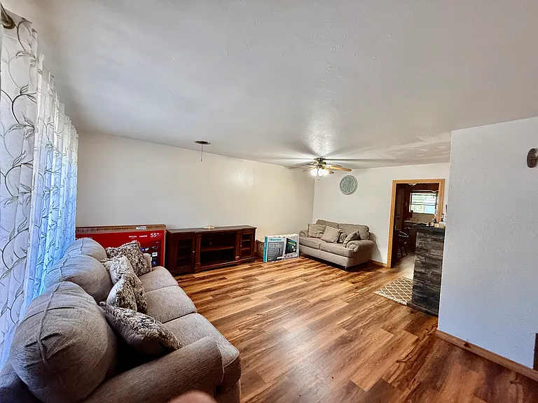 717 Dallas St — Photo 2