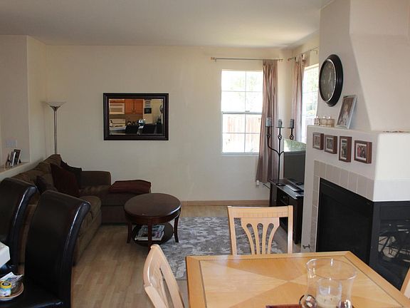 4th image of 909 Del Avion Ln