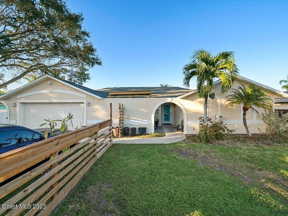 1st image of 750 Oak Park Cir