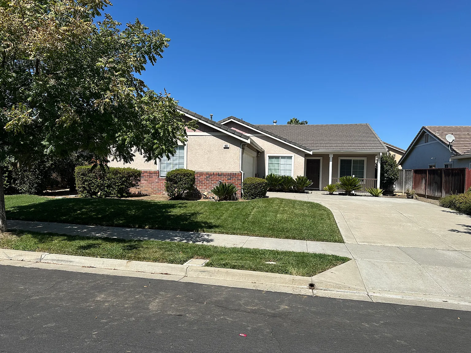 3 bed, 1634 sqft, $3,300 — Photo 2