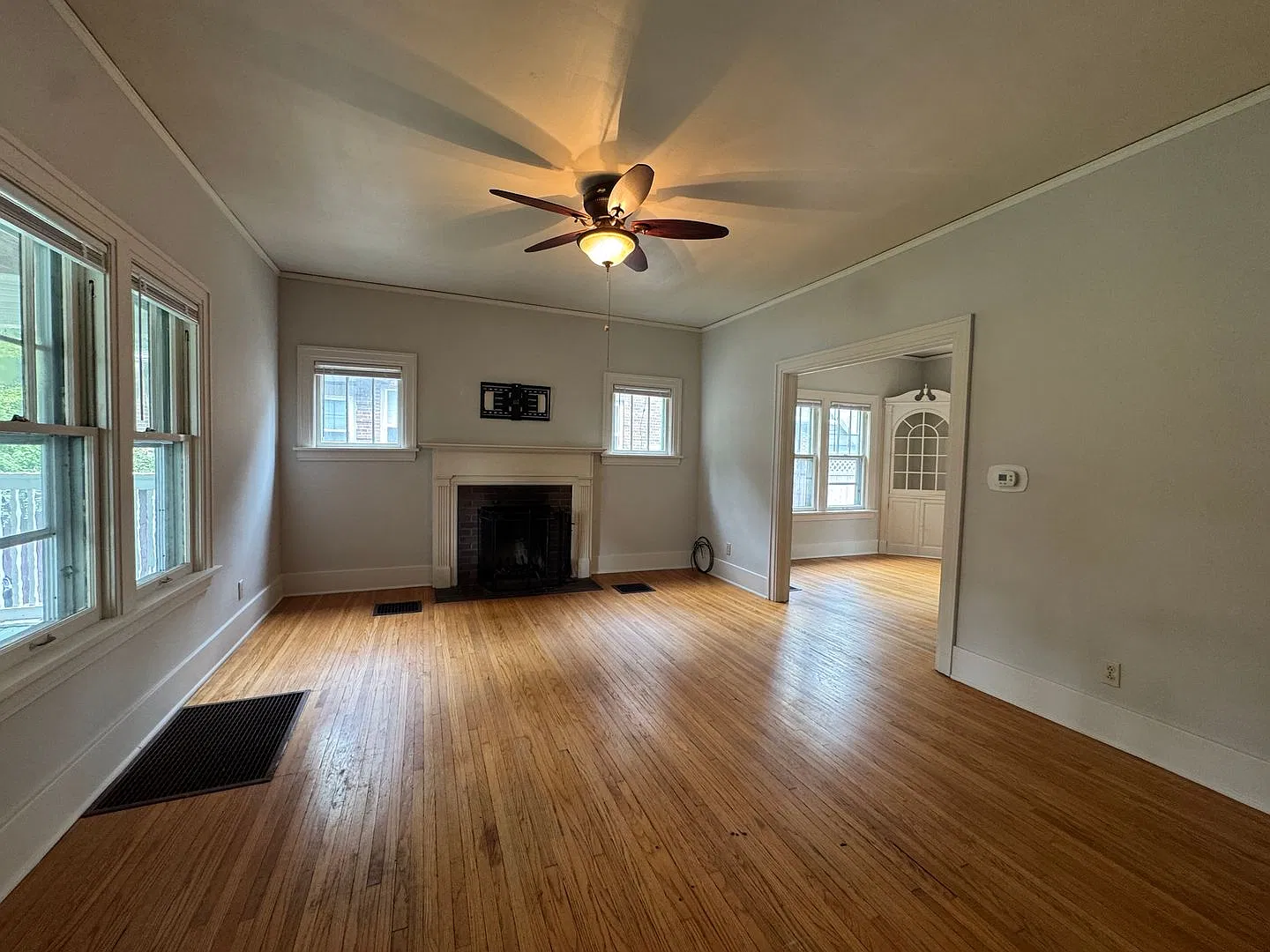 Historic Urbana - 3 Bedroom Home Just Minutes From Campus — Photo 4