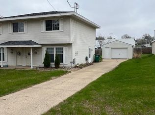 9065 Summit Dr, Clive, IA 50325