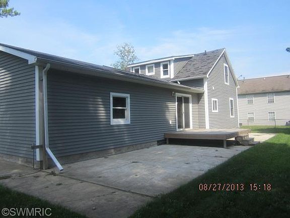 2nd image of 2405 W Osterhout Ave