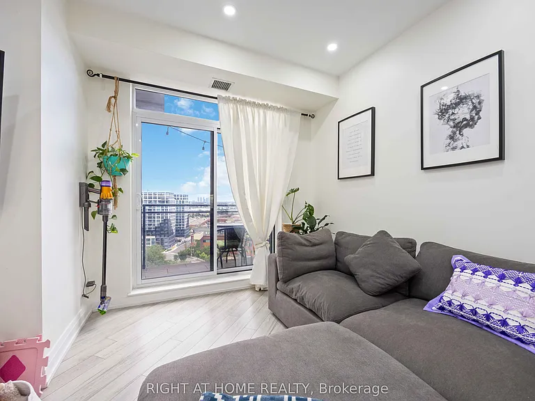 1060 Sheppard Ave W #1521 — Photo 30