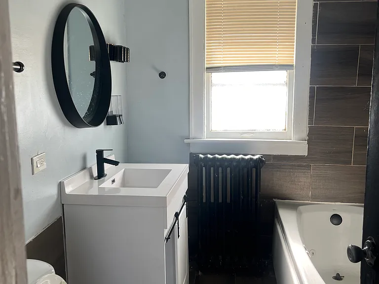 237 W 114th St #2 — Photo 3