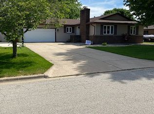 1014 27th St, Peru, IL 61354