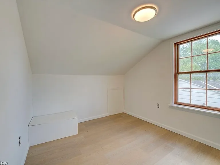 357 Erie Rd — Photo 28