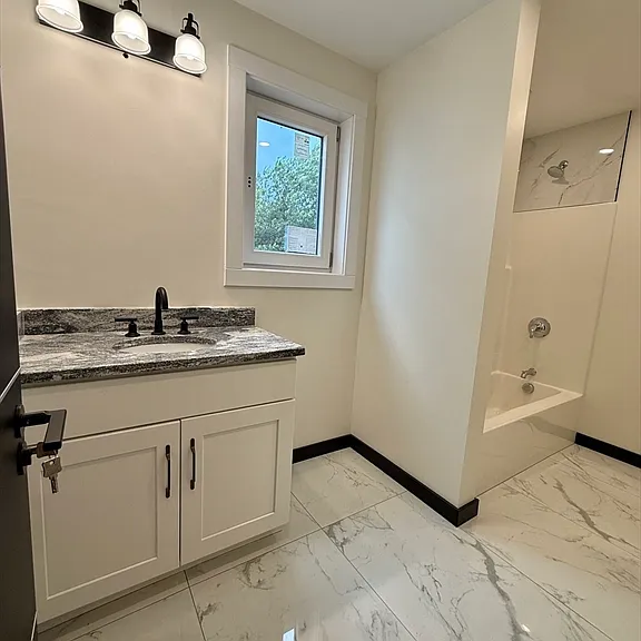 35 Greendale Ave #A — Photo 11