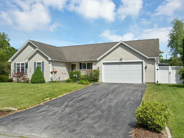 14 Preston Street, Goffstown, NH 03045
