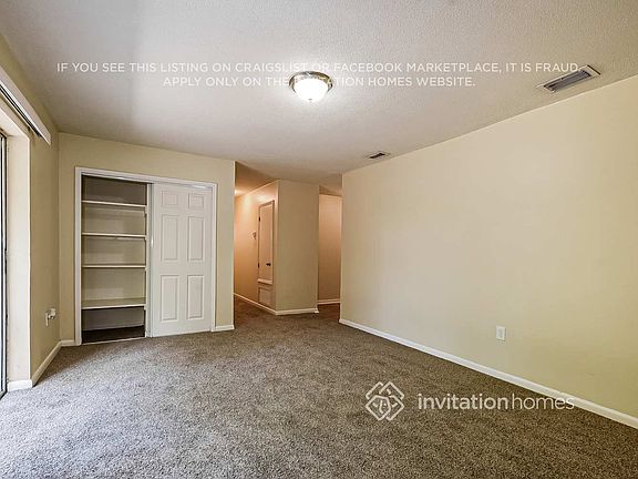 5th image of 984 Oak Dr
