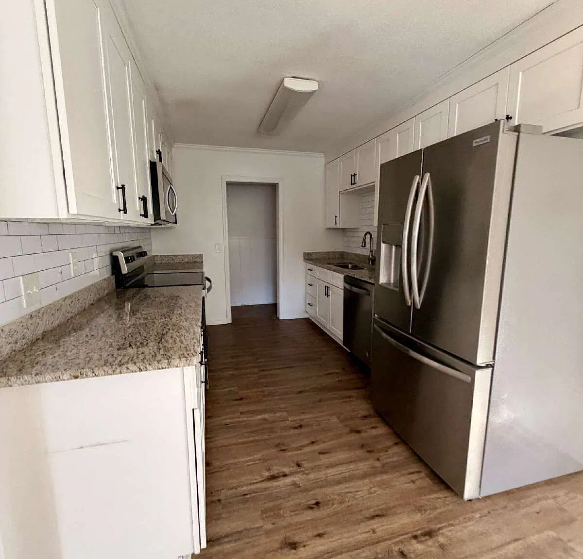 3 bed, 2.0 bath, 2164 sqft, $1,800 — Photo 4