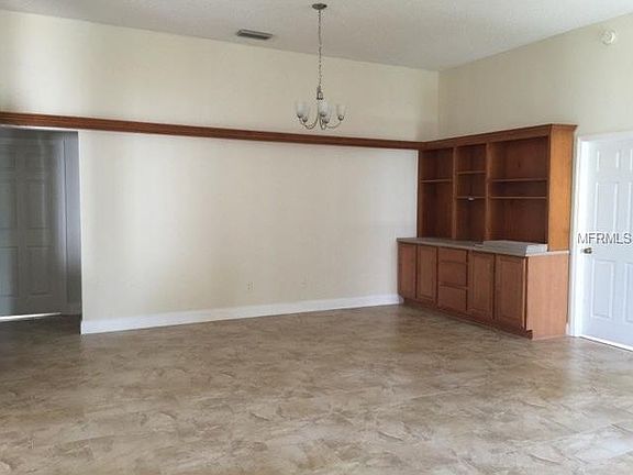 4th image of 5034 Delvin Ct