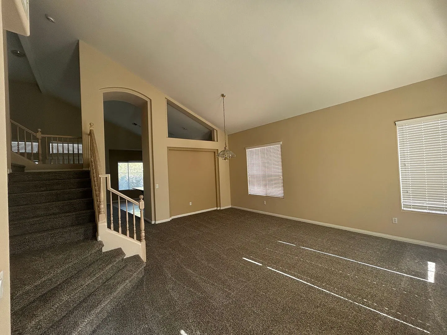 Gated Rhodes Ranch with golf course views — Photo 2