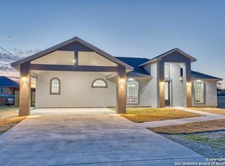 524 Ala Blanca Dr, Lytle, TX 78052