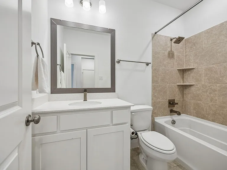 1425 Alberti Ave — Photo 13
