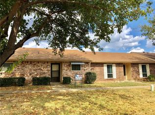 16 E Townhouse Ln #29, Grand Prairie, TX 75052