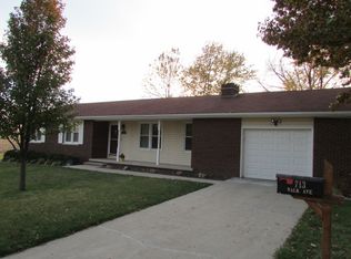 713 Walk Ave, Neoga, IL 62447