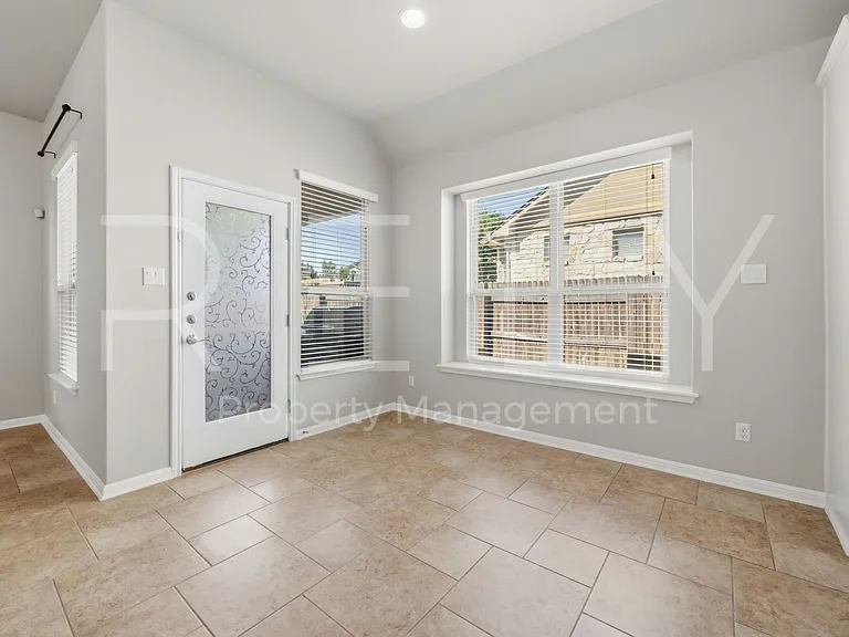 227 Choke Canyon Ln — Photo 16