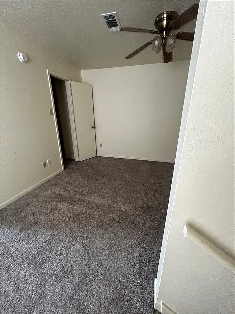 402 Summer Ct — Photo 4
