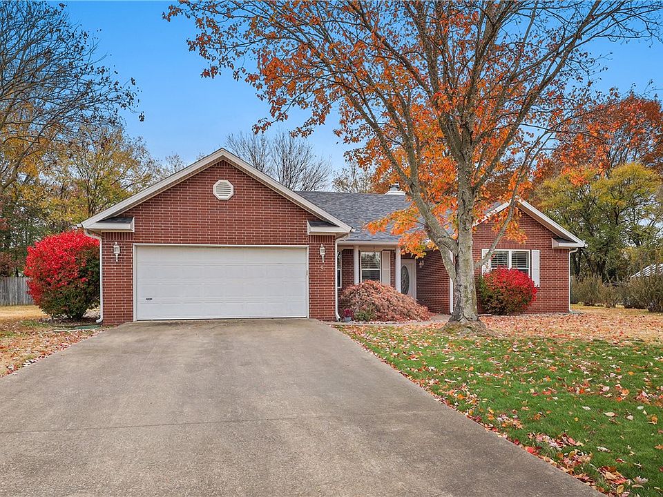 1st image of 9 Ivy Cir