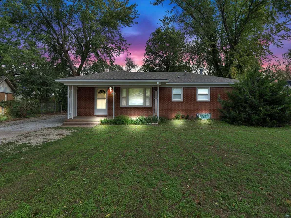 156 W Alexander Dr, Haysville, KS 67060