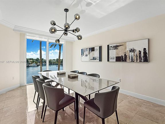 5th image of 20201 E Country Club Dr APT 308